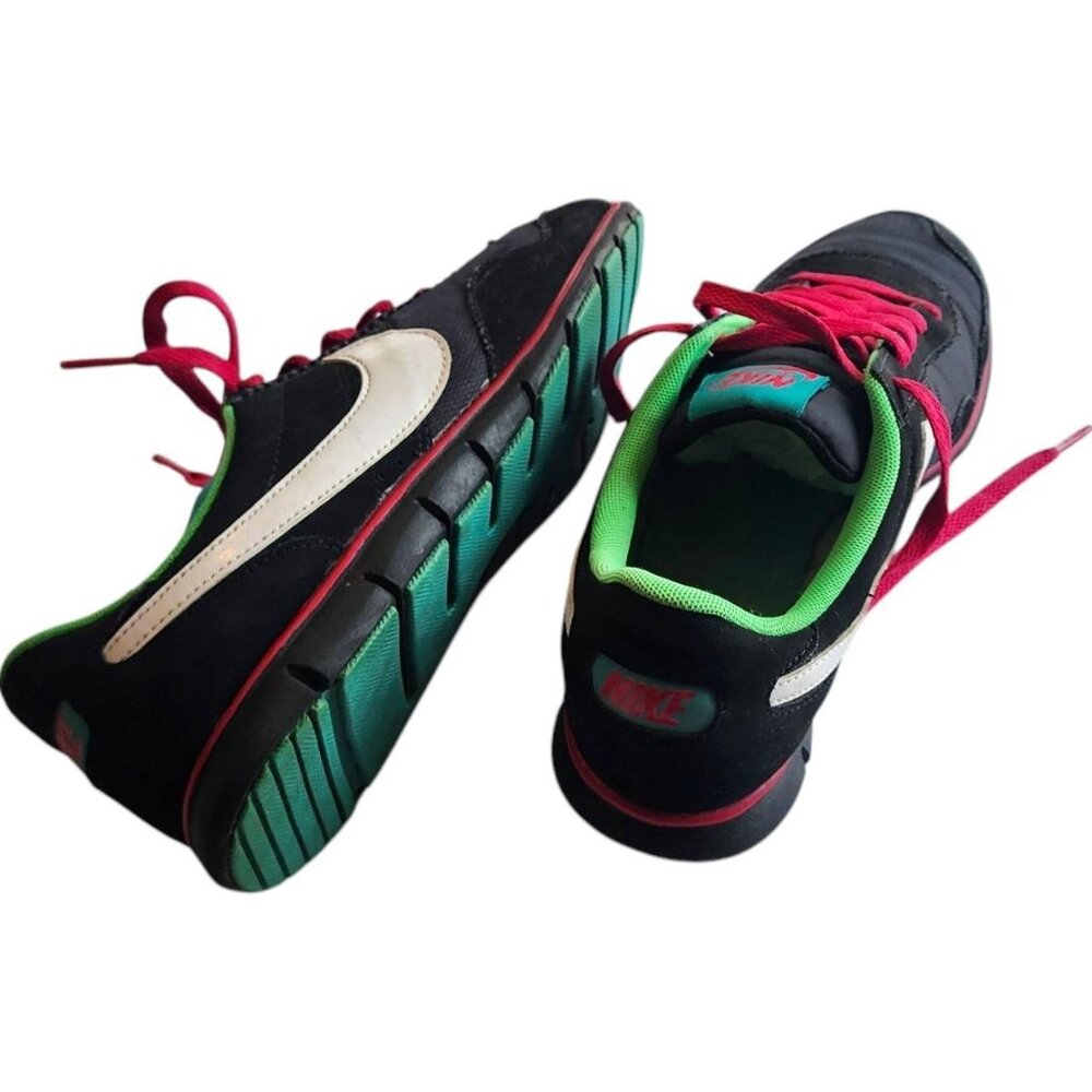 Nike Victoria Black & Neon running shoes size 8